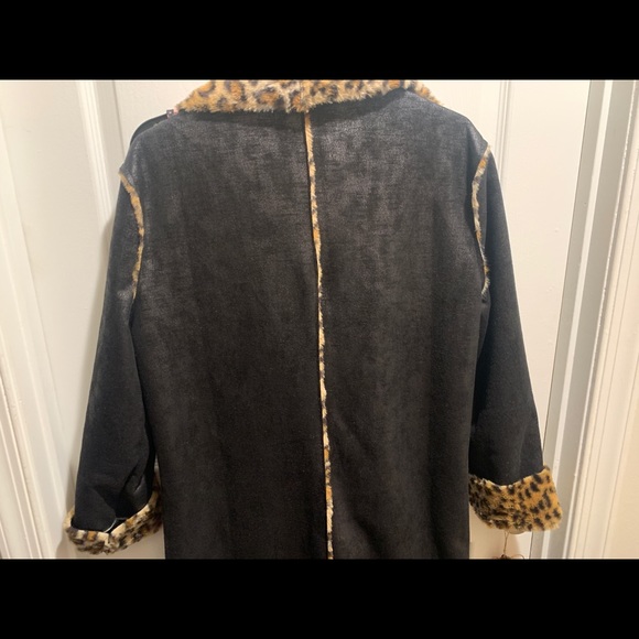 Black soft trench with leopard trim 2x - Picture 7 of 9